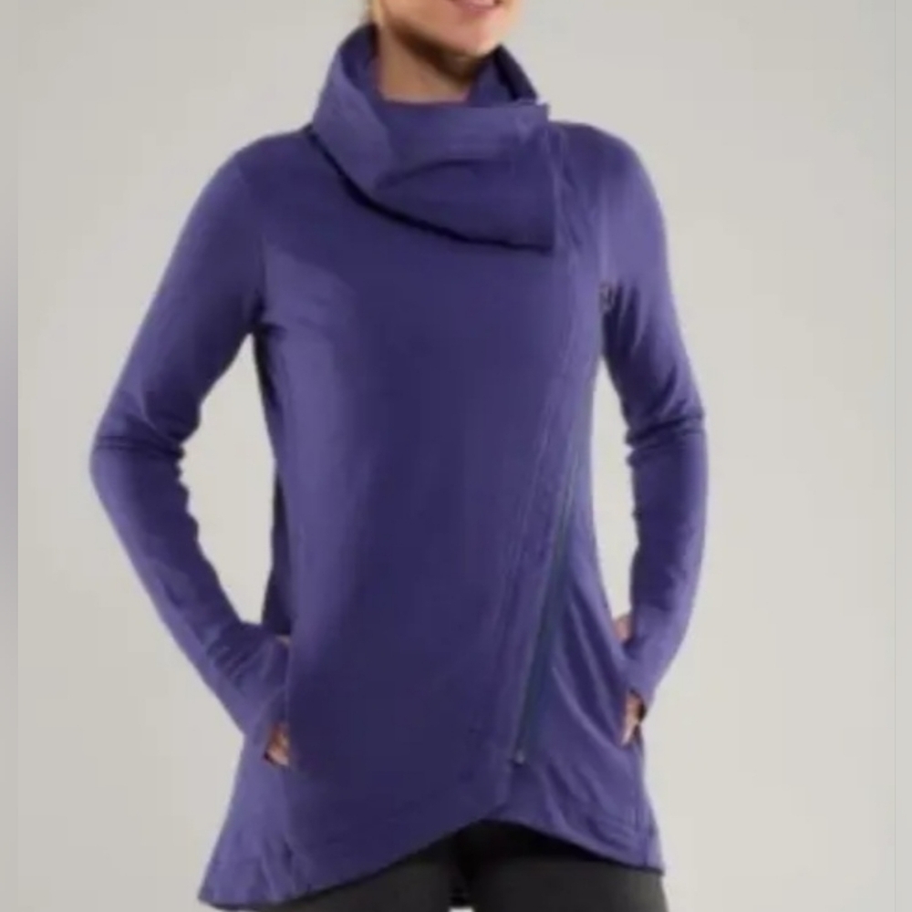 Lululemon Method Wrap Royalty Blue Athleticwear Size 4